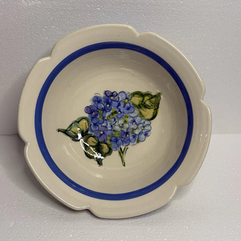 Heather Lane Pottery Hydrangea Floral 8Ó Serving Bowl Signed Hydrangea