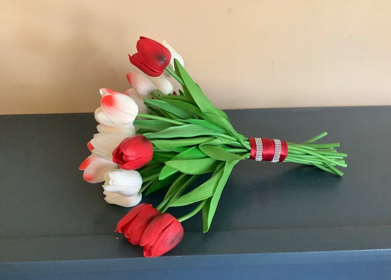 24 stems red/white, red and white tulip bridal bouquet Bouquet