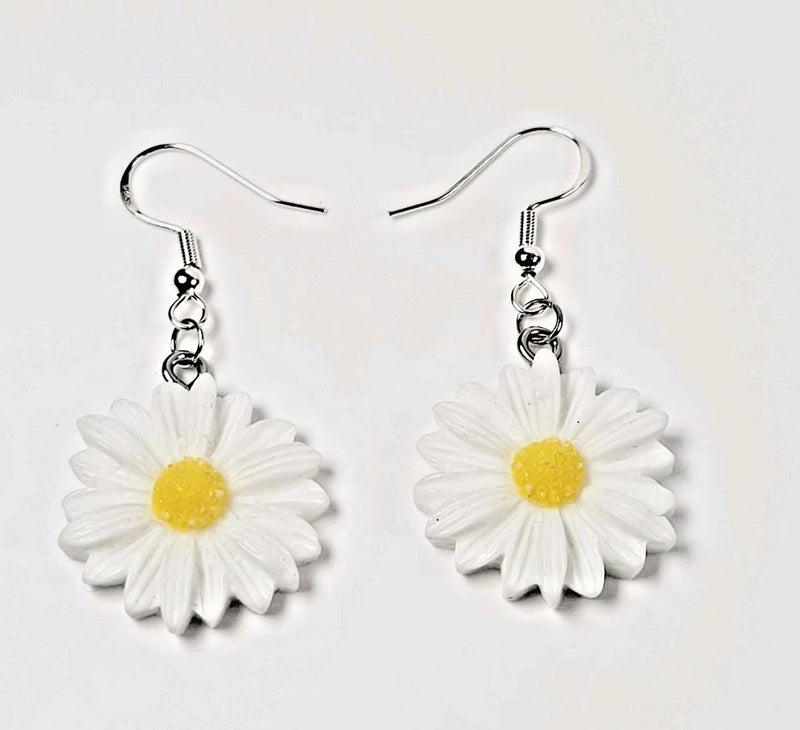 White daisy flower dangly Earrings 925 Silver Hooks. Daisies