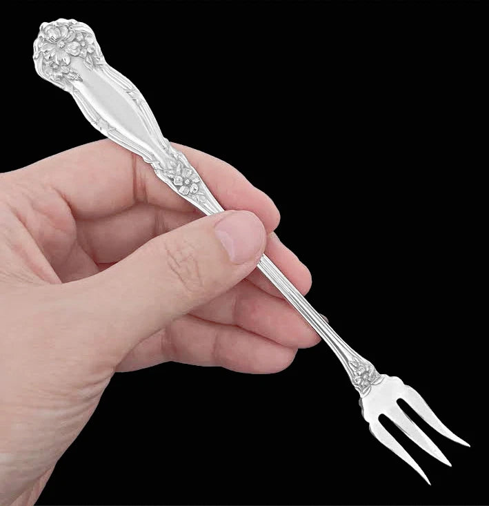 Vintage WM Rogers & Son Carnation Flower Pattern Pickle Fork 1910 Silverplate 6" Carnation