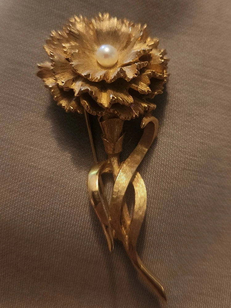 Vintage carnation flower pearl broach Marcel boucher 8366P brushed gold 1960s Carnation