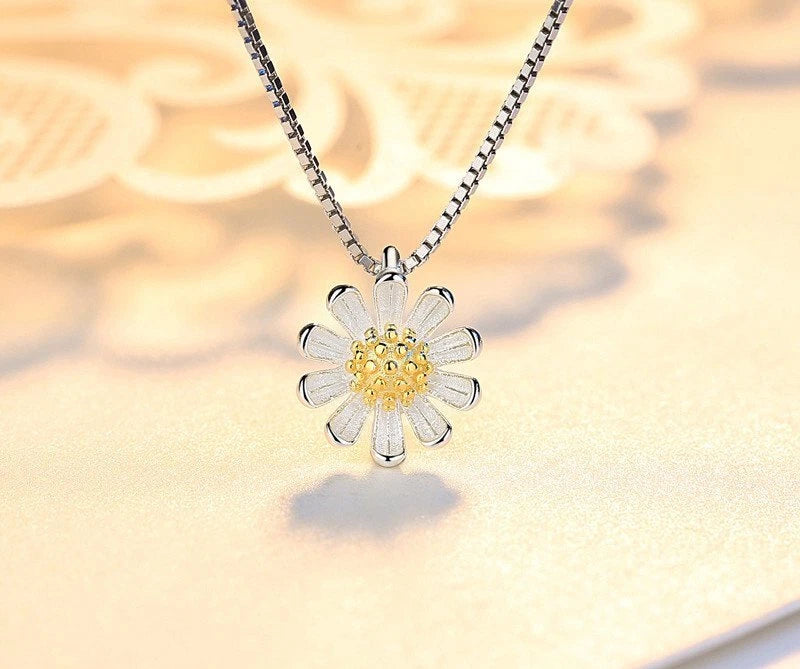 Small Daisy Flower Necklace, Fresh Sun Flower Pendant Sunflower