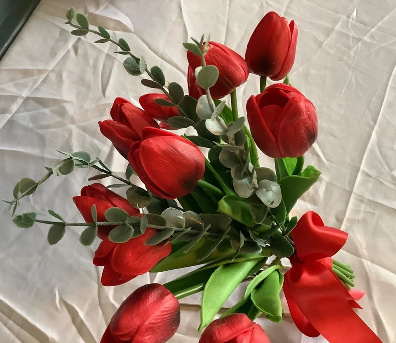 10 stem tulip bridal bouquetÉyou choose color Bouquet