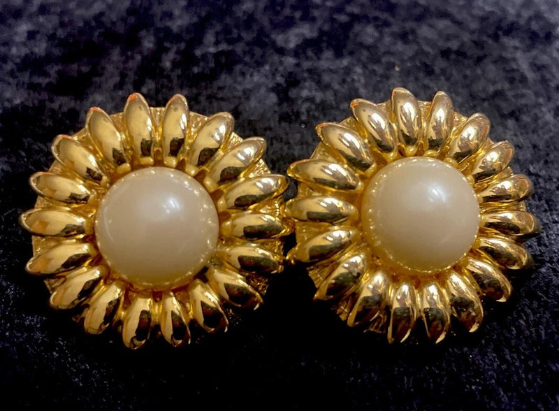 VTG 80s 90s Sunflower Faux Pearl Cabochon GoldTone Clip On Earrings Heavy Sunflower