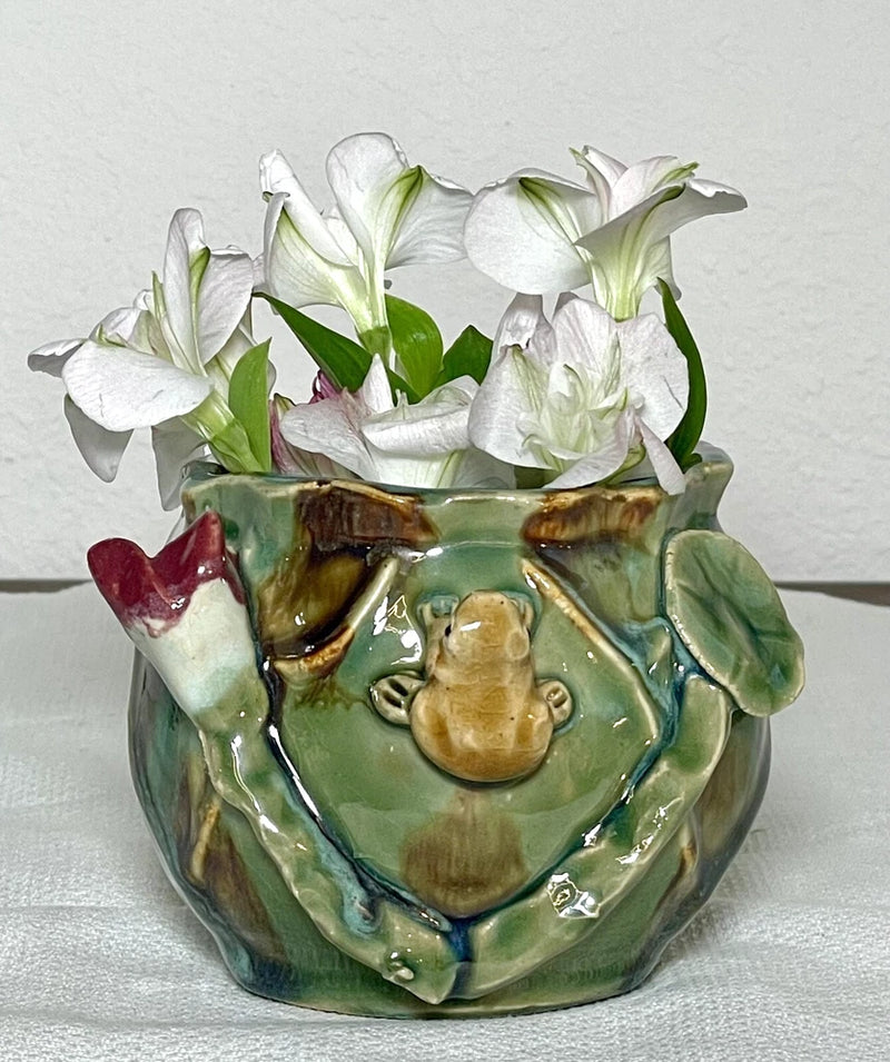 Majolica Ceramic Pottery Planter Lucky Frog Flower Lily Pad Drip Glazed Darling Lily