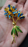 PRETTY Vintage Blue painted enamel Flower Mum Gold Brooch Pin Hydrangea Spring Hydrangea