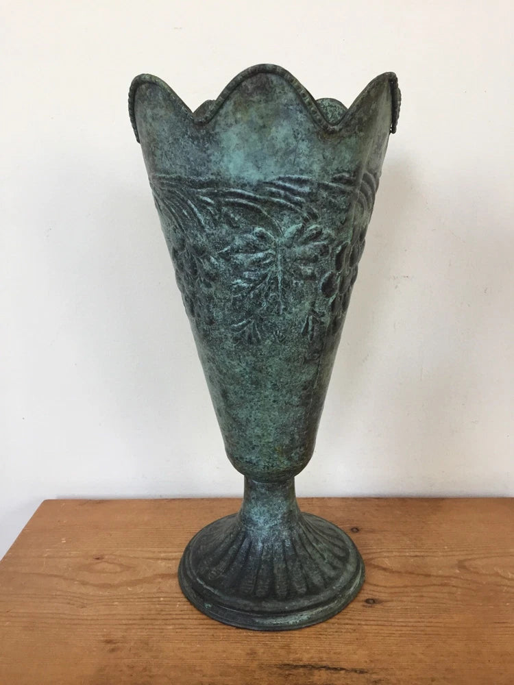 Vintage Antique Style Metal Garden Decor Plant Holder Vase Floral Grapes 13.75" Garden Plants