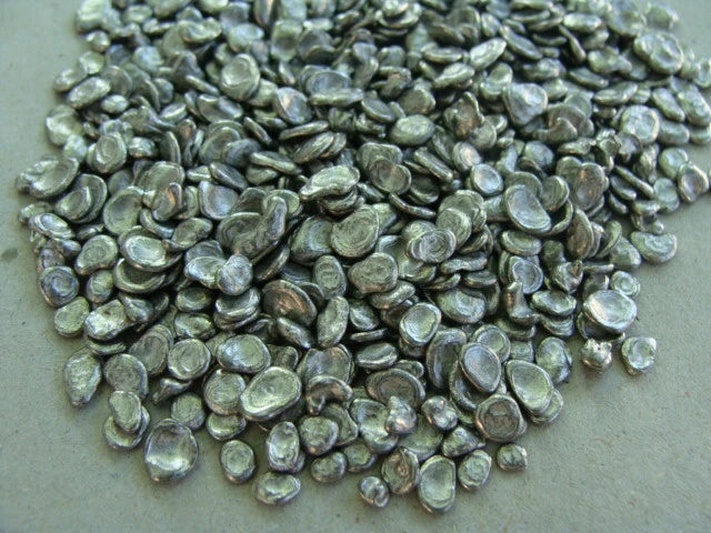 Rose alloy metal granules, small silver pellets