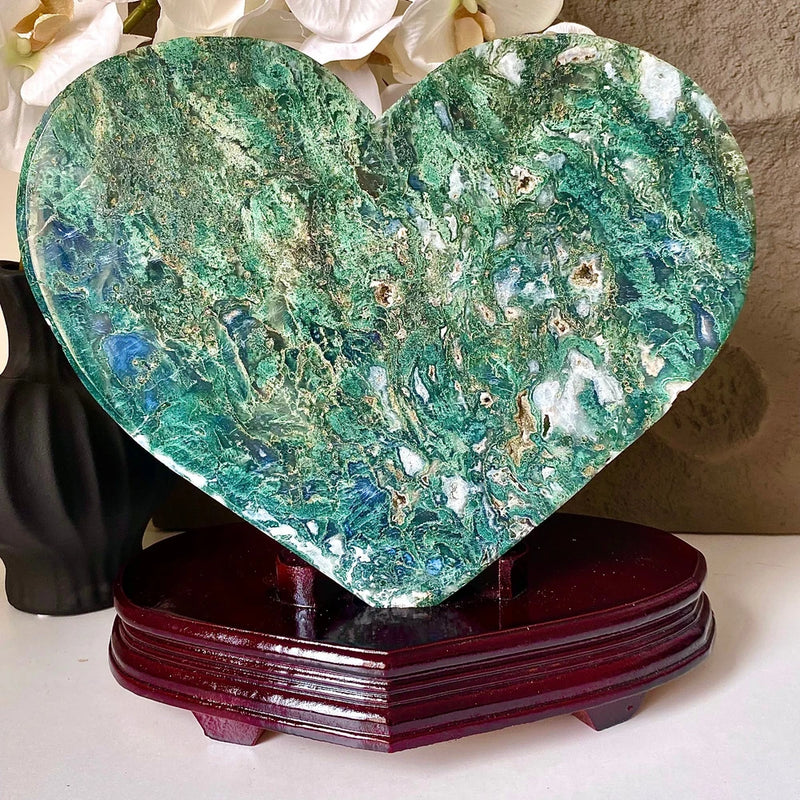 9.83LB  Natural green aquatic plant heart-shaped crystal specimen Green Plant