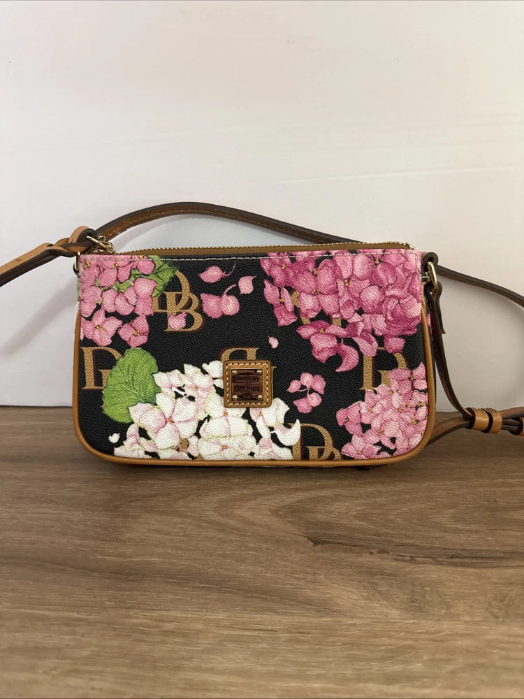 Dooney & Bourke Hydrangea Monogram Black FloraI Lexi Black NWOT Hydrangea