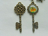 SUNFLOWER KEY BEE KEY CHAIN BAG CHARM ** FREE SHIP OVER $35 ASK FOR INVOICE** Sunflower