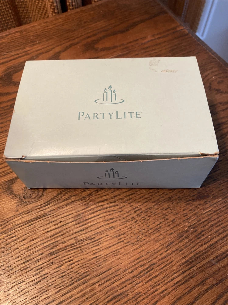 PartyLlte  Hydrangea/Periwinkle Tealight Candles Box Set of 8 Hydrangea