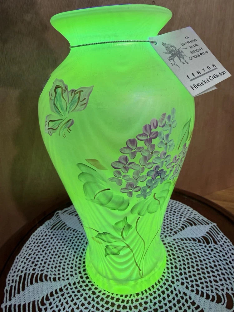 FENTON GLASS 1997 HYDRANGEAS ON TOPAZ OPALESCENT 9.5" VASE Hand Painted S Allman Hydrangea