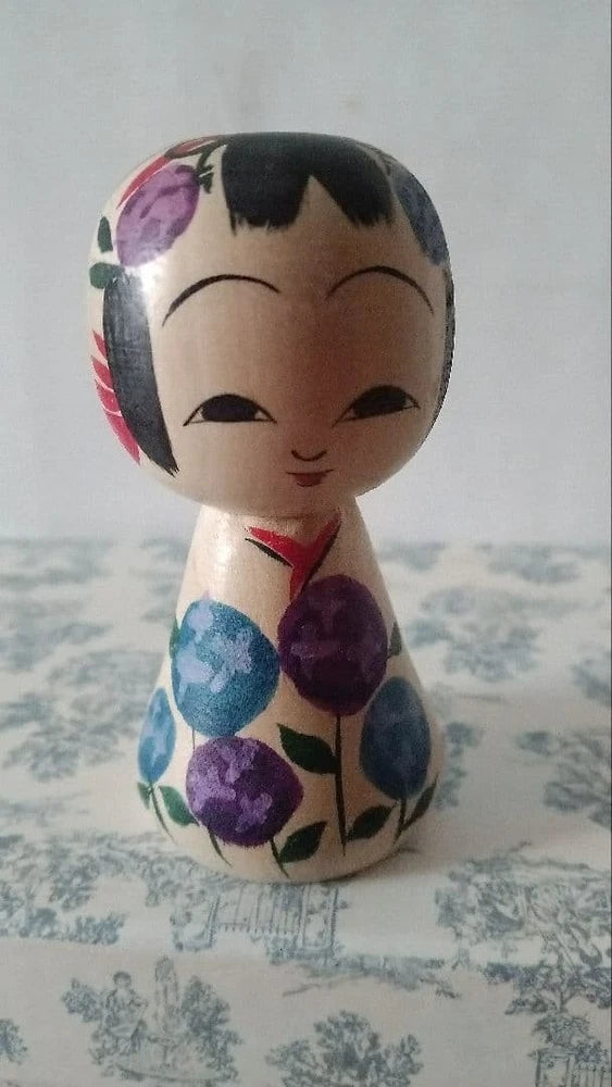 7.5cm Togatta Komatsuri Hydrangea Flower Pattern Small Kokeshi Doll Hydrangea