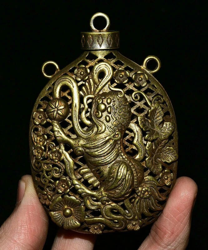 8CM Antique Old Chinese Bronze Gilt Flower Lion Hydrangea Snuff Bottle Vintage Hydrangea