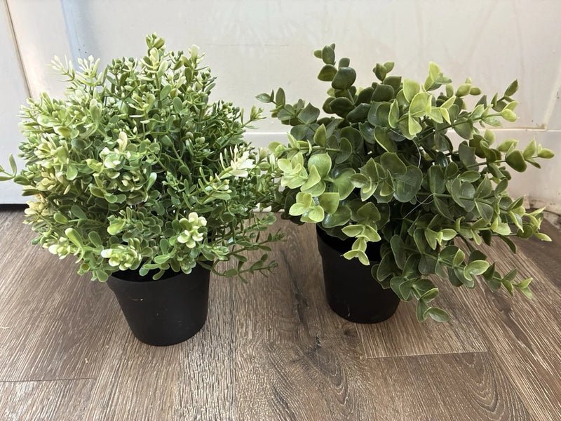 Artificial boxwood and eucalyptus bush set of 2 in black pots, green plastic leaves
