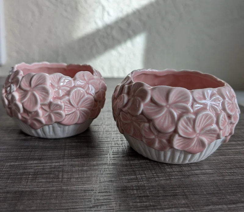 Set of Two Small Ceramic Vases With Pink Hydrangea Motif in Excellent Condition Hydrangea