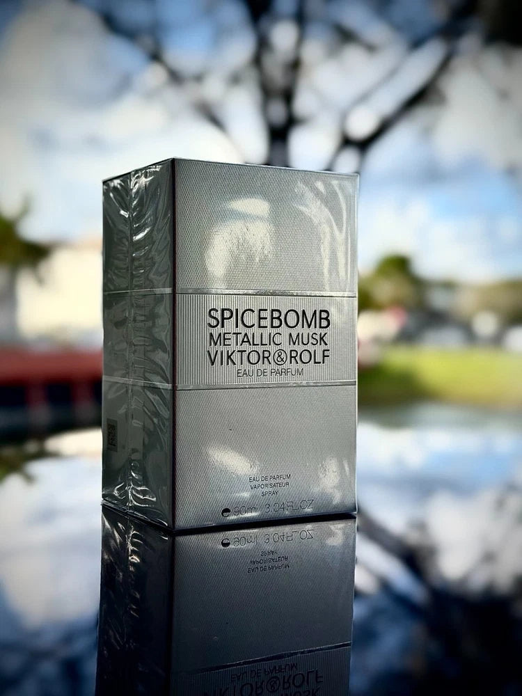 Viktor & Rolf Spicebomb Metallic Musk Eau de Parfum MenÕs Spray 3.04 oz (90 ml) EDP