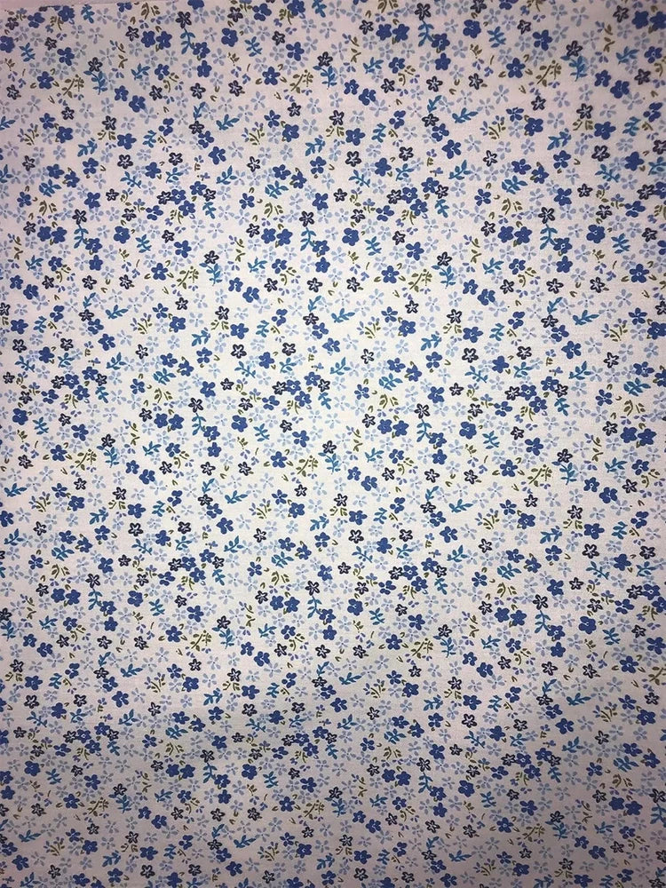 Mini Daisy Floral Poly Cotton Fabric Ð 58/60" Wide Soft Print by the Yard Flowering Plants