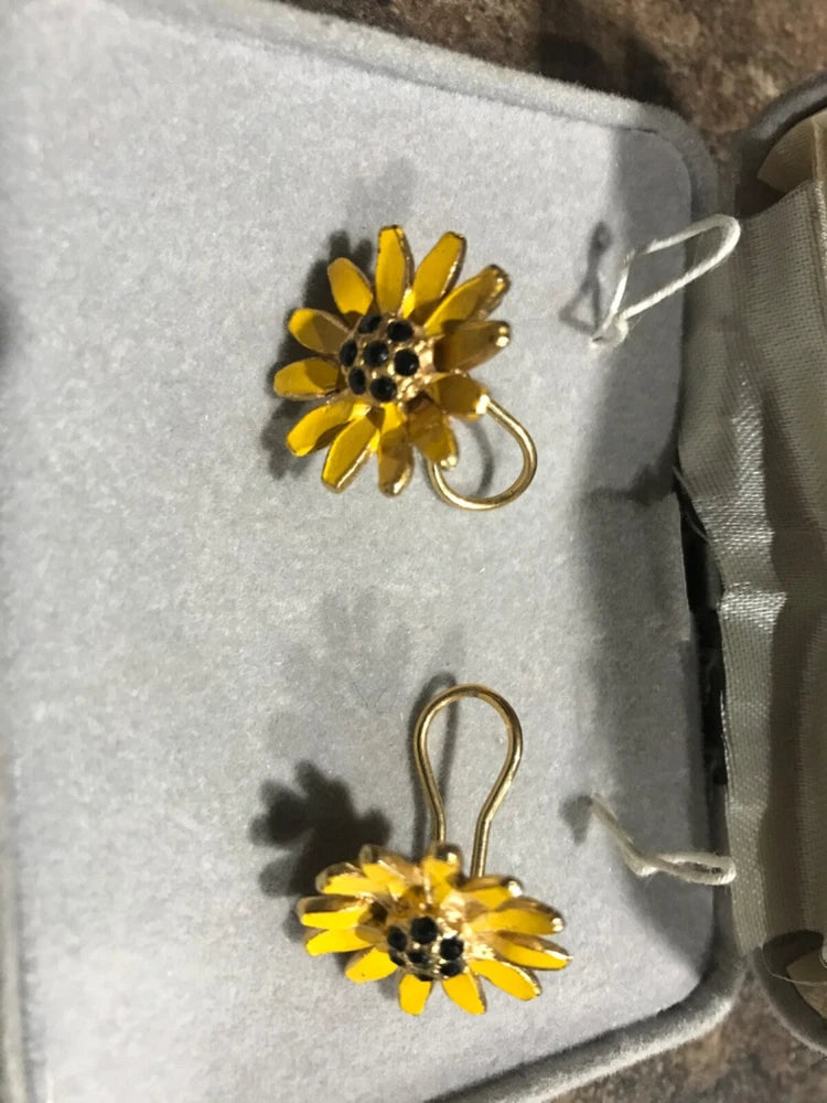 These BSK Gold-tone True Sunflower Flower Earrings Sunflower