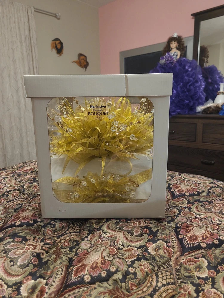 Bridal Party Gold Bouquet Ramo De Novia — De Quincea–era Dorado Para Fiesta Bouquet