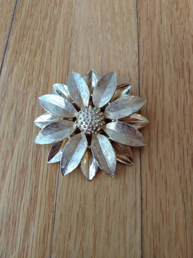 Vintage Flower Brooch Gold Tone Sunflower Daisy Sarah Coventry Statement Jewelry Sunflower