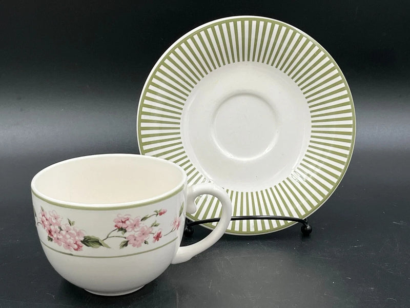Martha Stewart Hydrangea Set 4 Cups and Saucers EUC Hydrangea
