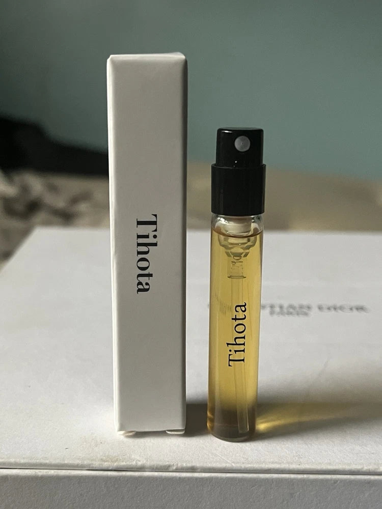 Indult Tihota 3 ml EDP spray bottle with black mist nozzle and boxed packaging