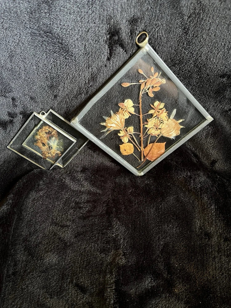 Square glass sun catcher with pressed dried flowers and gold loop, set of two