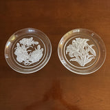Hoya Crystal 2 Plates Pattern Of Lillies And Carnations 8 1/4Ó Carnation