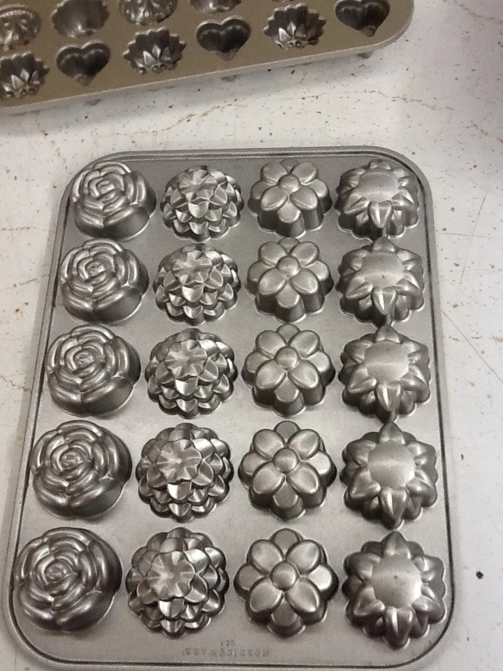 NORDIC WARE  Tea Cakes Pan Petits Fours Pan 20 Flowers 2 Cups Roses Sunflower Sunflower