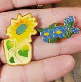 Lot Of 2 Flower Lapel Hat Pins Vintage Sunflower Blue Flowers Gold Tone Vintage Sunflower