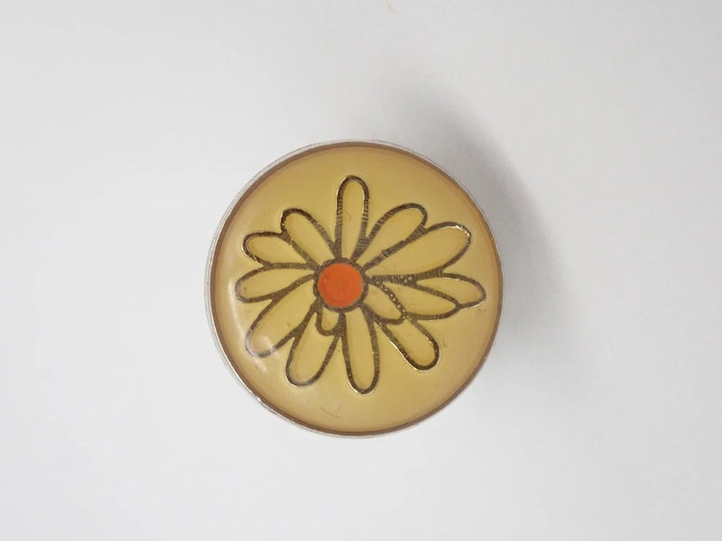 Daisy Flower White and Yellow Vintage Lapel Pin Daisies