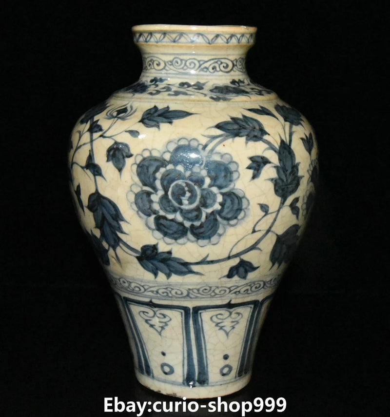 Blue and white porcelain bottle vase with peony flower and vine pattern, round body