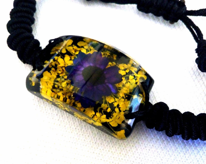 Laddies bracelet shamballa Real miniature flowers Carnations Roses black string Carnation
