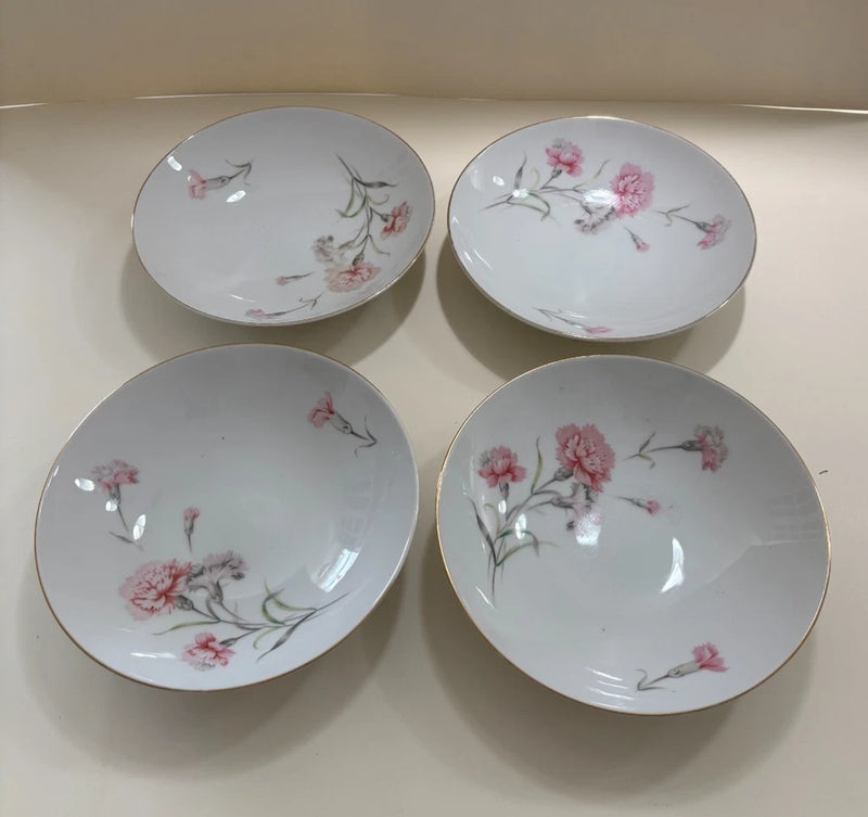 Royal Court Carnation Set of Four 7 Inch Soup/ Pasta/ Cereal Bowl 7Ó Japan Carnation