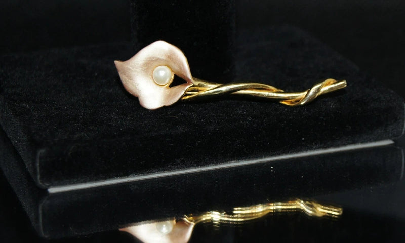 Vintage Faux Pearl Center Calla Lily Flower Pin Brooch Lily