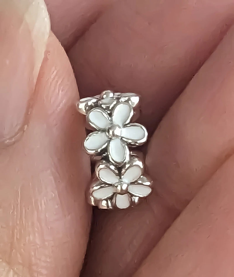 New 100% Original PANDORA Brand 791495EN12 White Daisy Flower Spacer Charm Daisies