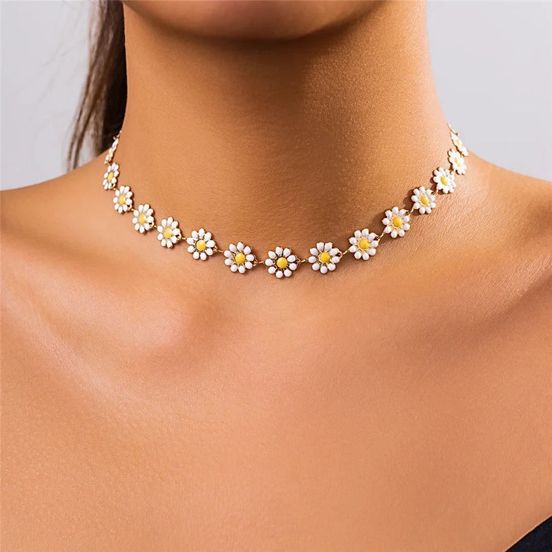 Women's Fashion Jewelry Daisy Flower Choker Necklace 573 Daisies