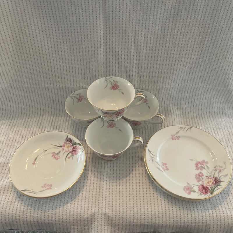 Noritake Japan Porcelain Carnation Print 4 Teacups, 2 Saucers, 3 Dessert Plates Carnation