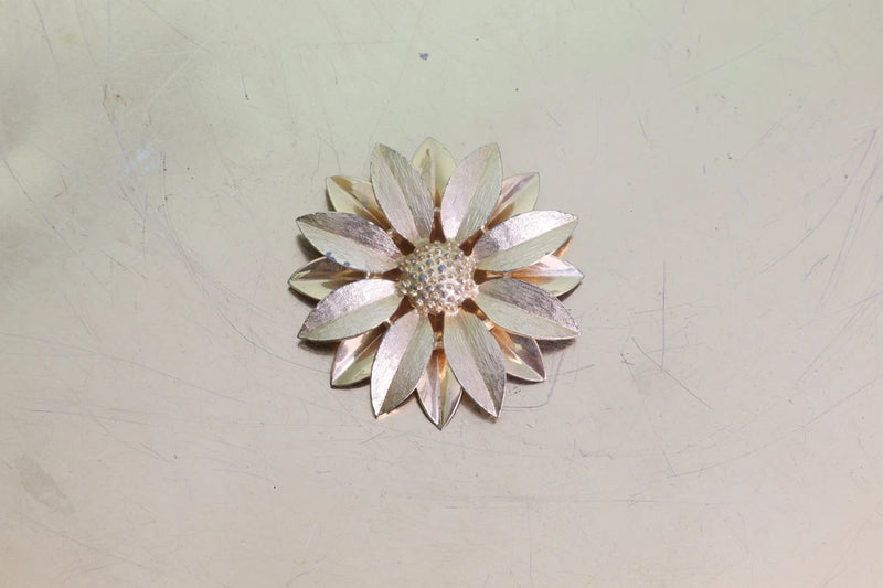 Vintage Brooch Pin Gold Tone Flower Floral Daisy Sunflower Sunflower