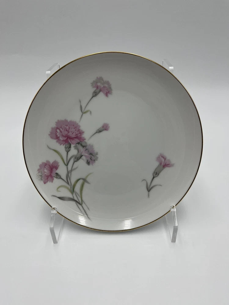 Royal Court Fine China Carnation Japan 7.25Ó Diameter Salad Plates Lot of 2 EUC Carnation