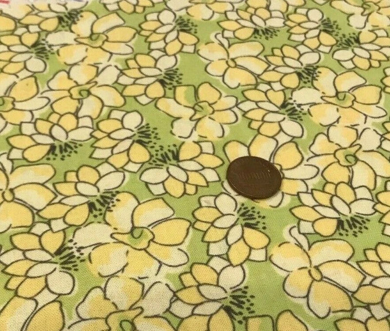 Retro Lemon Flowers on Lime ** 100% Cotton Remnant * 9" x 22" * Unbranded Flowering Plants