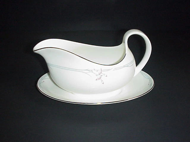 Royal Doulton Carnation Gravy Boat & Underplate H5084 Carnation