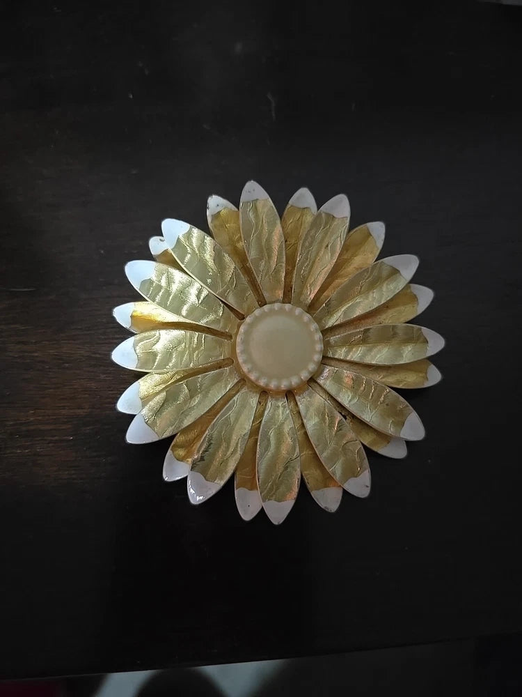 Vintage Gold Tone Flower Brooch Pin Sunflower Petals Jewelry Costume Sunflower
