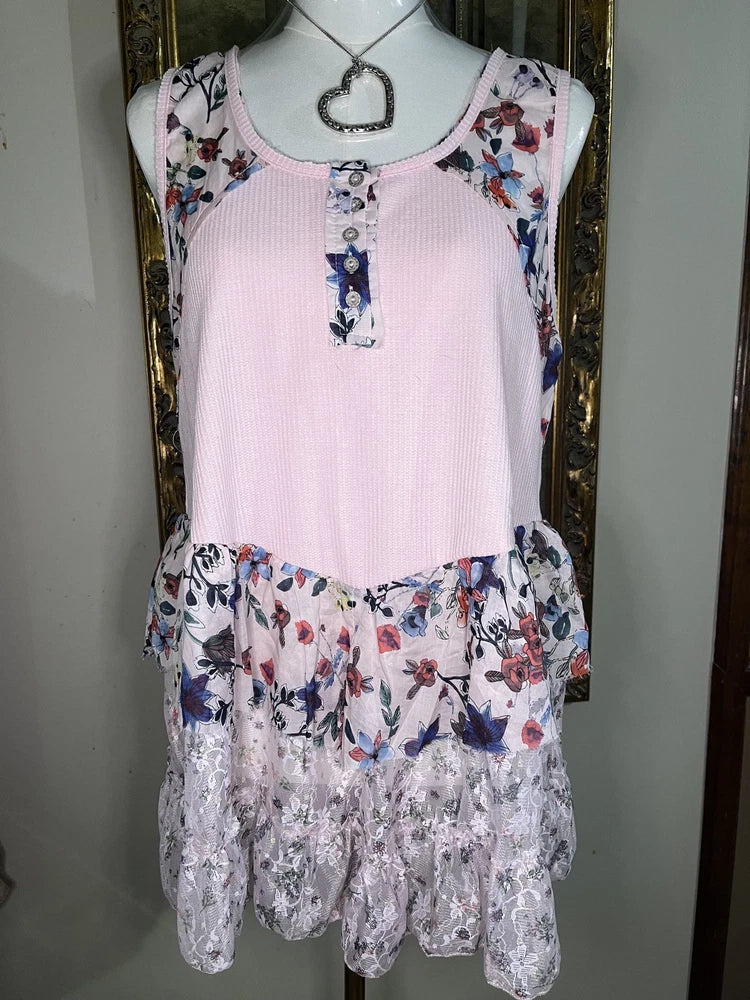 Pink floral print womens tank with scoop neck, button front, lace trim ruffle hem