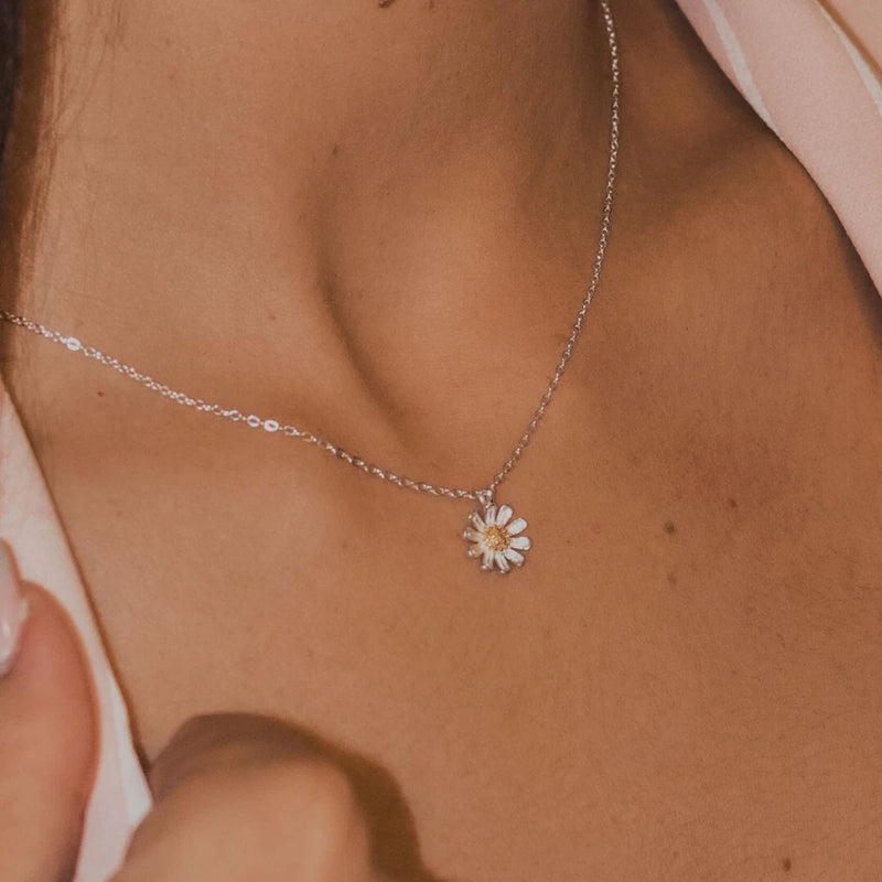 Womens s925 Daisy Necklace, Daisy Flower Necklace, Gift for her, Women Gift Daisies