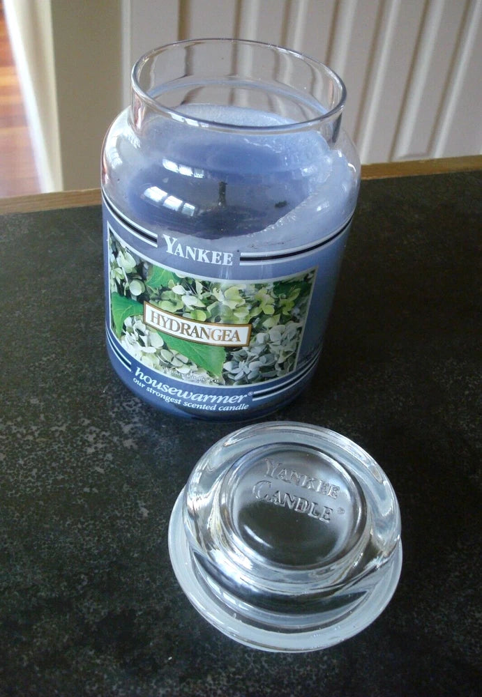 Yankee Candle HYDRANGEA 22 oz Housewarmer Black Band Line RETIRED Pre-Owned Lit Hydrangea