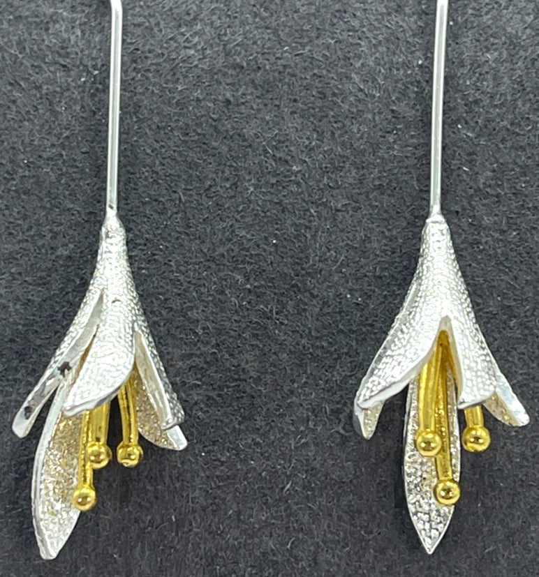 Earring  Brushed Silver Tone Lily Flower w/Gold Tone Pollen Stamen - Ear Drop 2" Lily