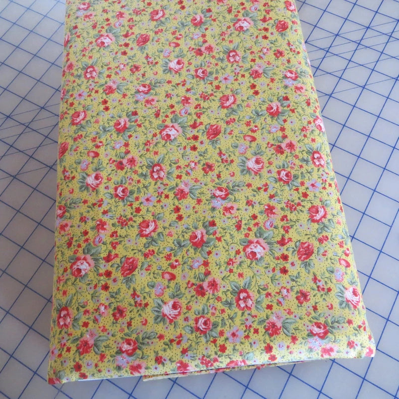 Yard ~ Country Floral Pink Roses On Yellow ~ $3.99 Ships Any Amount Of Fabric. Roses